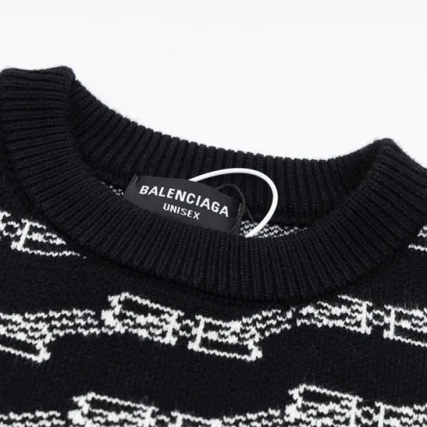 【BALENCIAGA  公式旗艦店】バレンシアガ   セーター好評に付き再入荷！ 250109