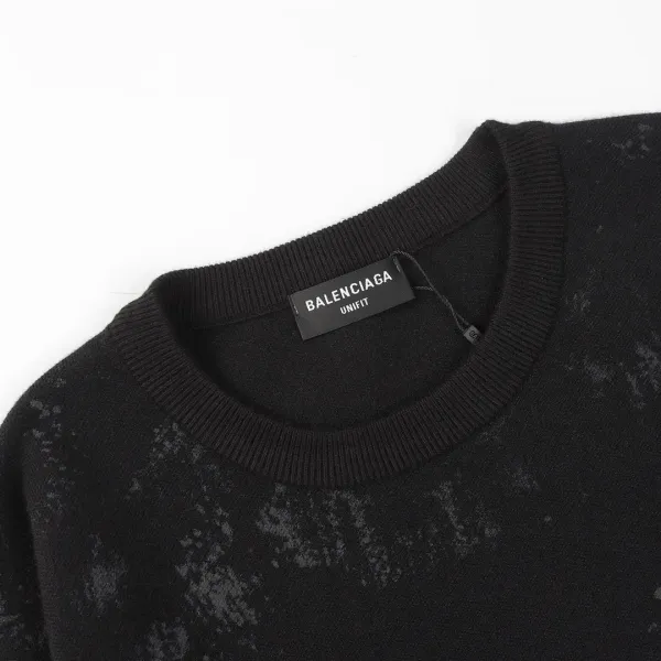 【BALENCIAGA  公式旗艦店】バレンシアガ   セーター好評に付き再入荷！ 241101