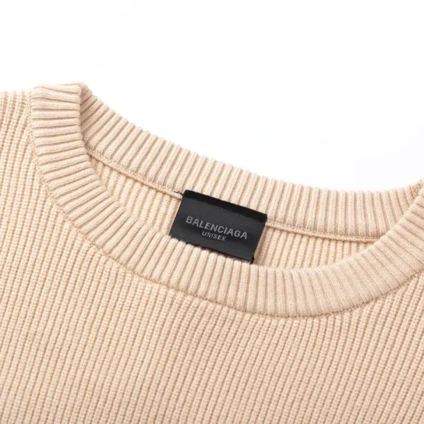 【BALENCIAGA  公式旗艦店】バレンシアガ   セーター好評に付き再入荷！ 241101