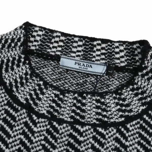 【PRADA   公式旗艦店】プラダ  セーター好評に付き再入荷！ 241031