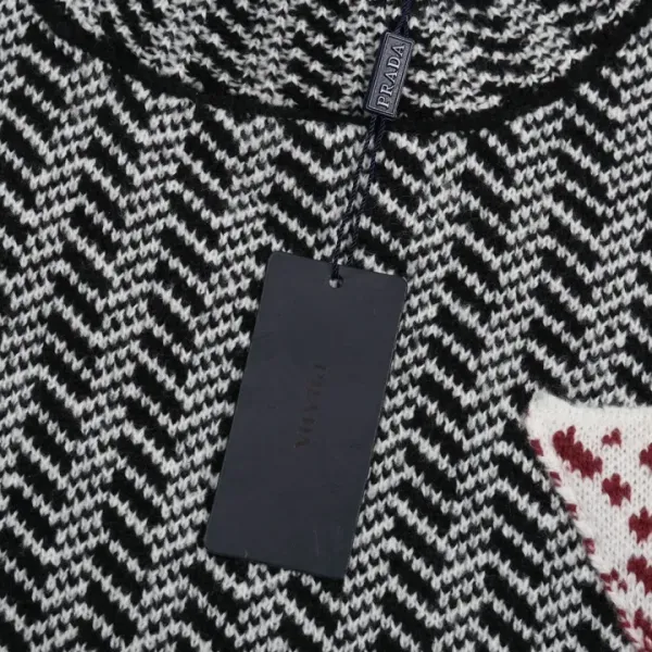 【PRADA   公式旗艦店】プラダ  セーター好評に付き再入荷！ 241031