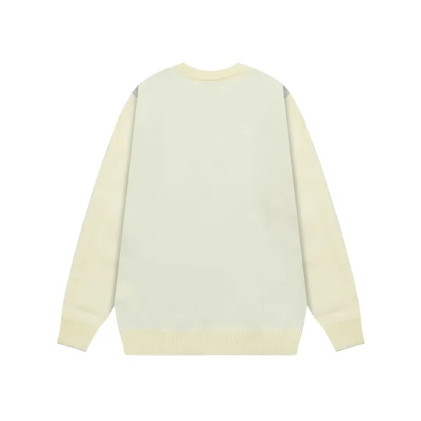 【PRADA 公式旗艦店】プラダ  セーター好評に付き再入荷！ 240930
