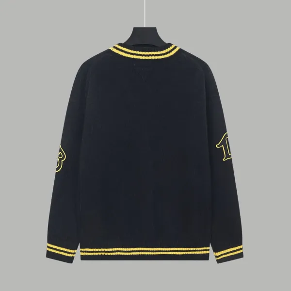 【PRADA 公式旗艦店】プラダ  セーター好評に付き再入荷！ 240930