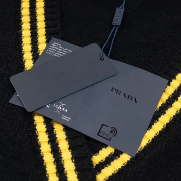 【PRADA 公式旗艦店】プラダ  セーター好評に付き再入荷！ 240930