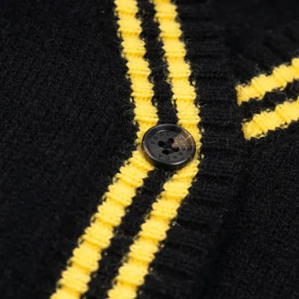 【PRADA 公式旗艦店】プラダ  セーター好評に付き再入荷！ 240930