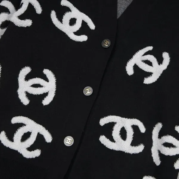 【CHANEL  公式旗艦店】シャネル  セーター好評に付き再入荷！ 241102