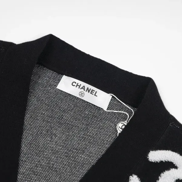 【CHANEL  公式旗艦店】シャネル  セーター好評に付き再入荷！ 241102