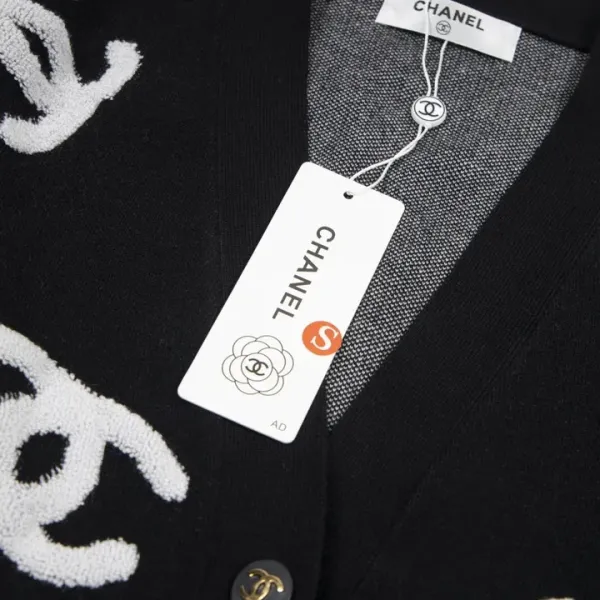 【CHANEL  公式旗艦店】シャネル  セーター好評に付き再入荷！ 241102