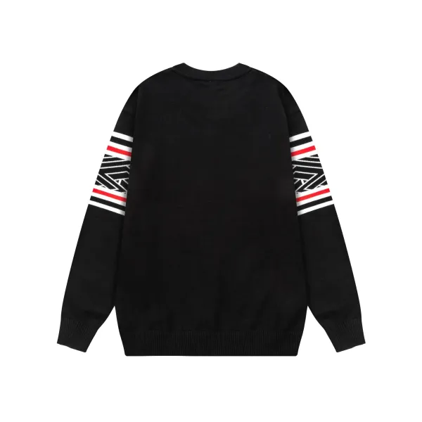 【VERSACE  公式旗艦店】ヴェルサーチ  セーター好評に付き再入荷！ 240930