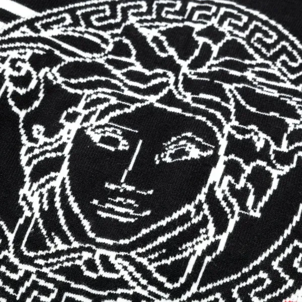 【VERSACE  公式旗艦店】ヴェルサーチ  セーター好評に付き再入荷！ 240930