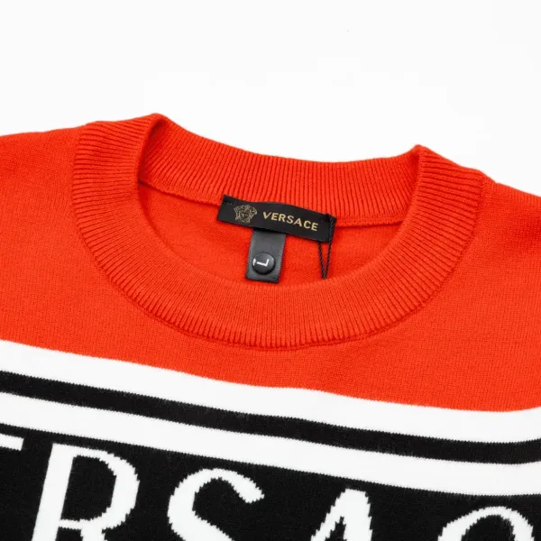 【VERSACE  公式旗艦店】ヴェルサーチ  セーター好評に付き再入荷！ 240930