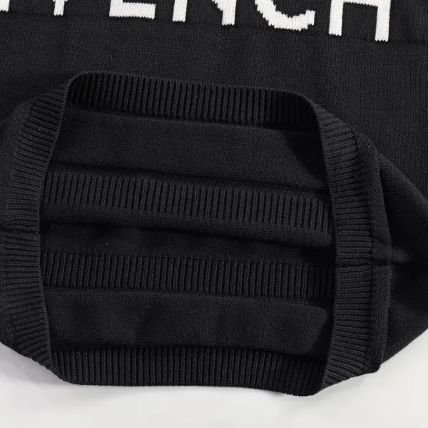 【GIVENCHY  公式旗艦店】ジバンシー  セーター好評に付き再入荷！241231