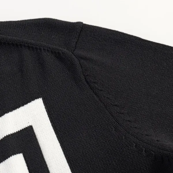 【GIVENCHY  公式旗艦店】ジバンシー  セーター好評に付き再入荷！241231