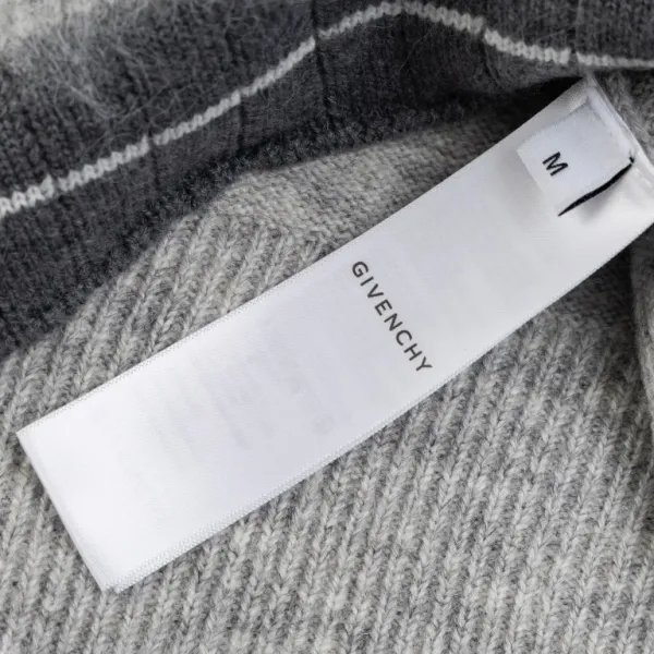 【GIVENCHY   公式旗艦店】ジバンシー  セーター好評に付き再入荷！ 241128