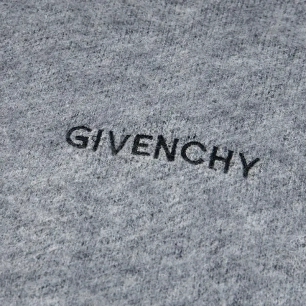 【GIVENCHY   公式旗艦店】ジバンシー  セーター好評に付き再入荷！ 241128