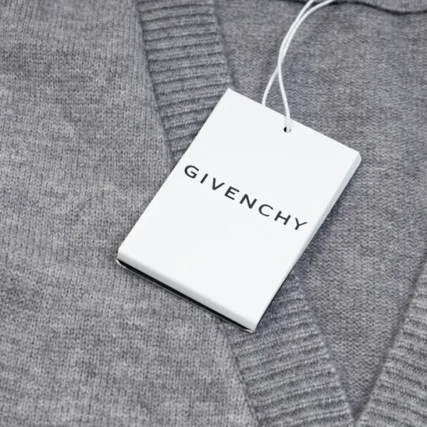 【GIVENCHY   公式旗艦店】ジバンシー   セーター好評に付き再入荷！241115