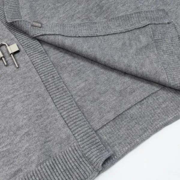【GIVENCHY   公式旗艦店】ジバンシー   セーター好評に付き再入荷！241115
