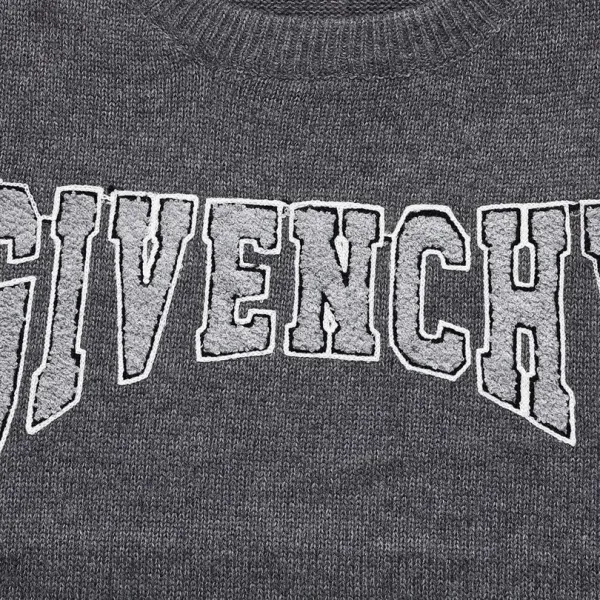 【GIVENCHY   公式旗艦店】ジバンシー  セーター好評に付き再入荷！ 241031