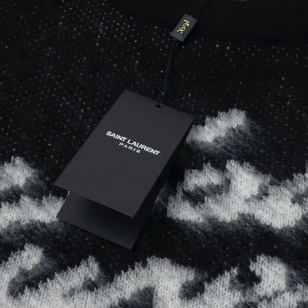 【YSL SAINT LAURENT   公式旗艦店】サンローラン   セーター好評に付き再入荷！ 241116