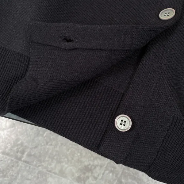 【ThomBrowne   公式旗艦店】トムブラウン  セーター   ご好評に付き再入荷！241230