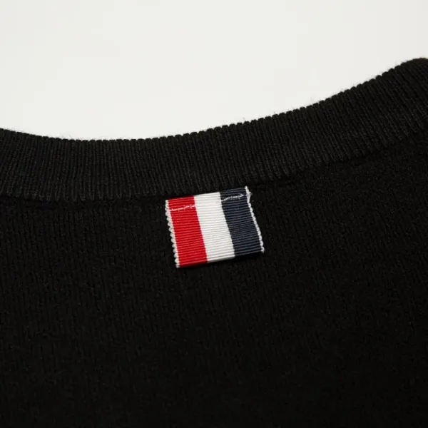 【ThomBrowne  公式旗艦店】トムブラウン  セーター  ご好評に付き再入荷！241230