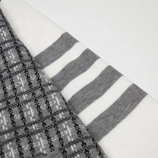 【ThomBrowne  公式旗艦店】トムブラウン  セーター  ご好評に付き再入荷！241230