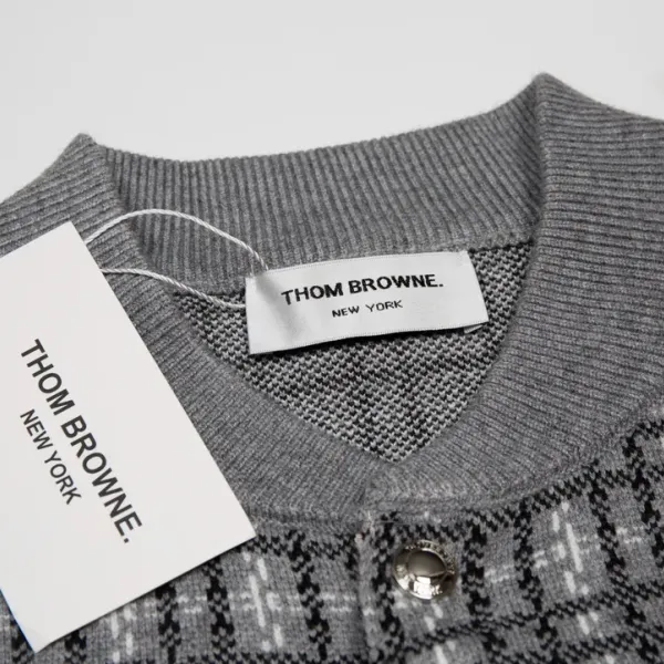 【ThomBrowne  公式旗艦店】トムブラウン  セーター  ご好評に付き再入荷！241230