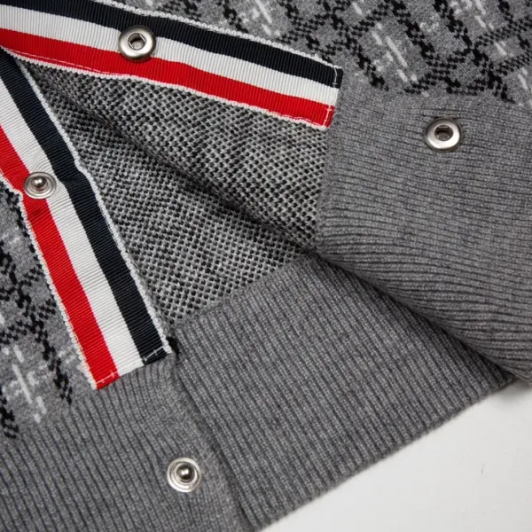 【ThomBrowne  公式旗艦店】トムブラウン  セーター  ご好評に付き再入荷！241230