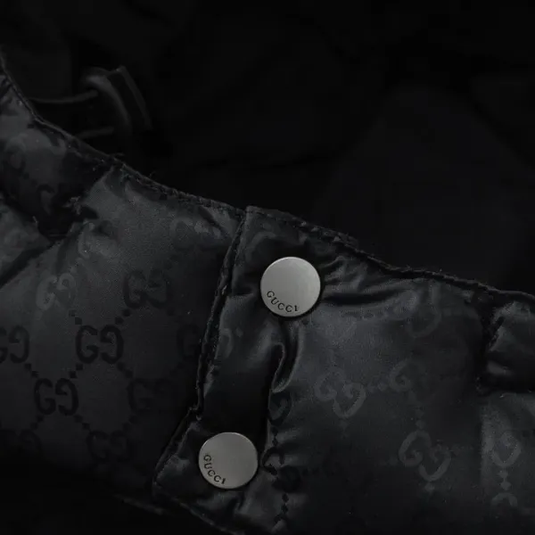 【GUCCI  公式旗艦店】グッチ   ダウンジャケット ご好評に付き再入荷！241205