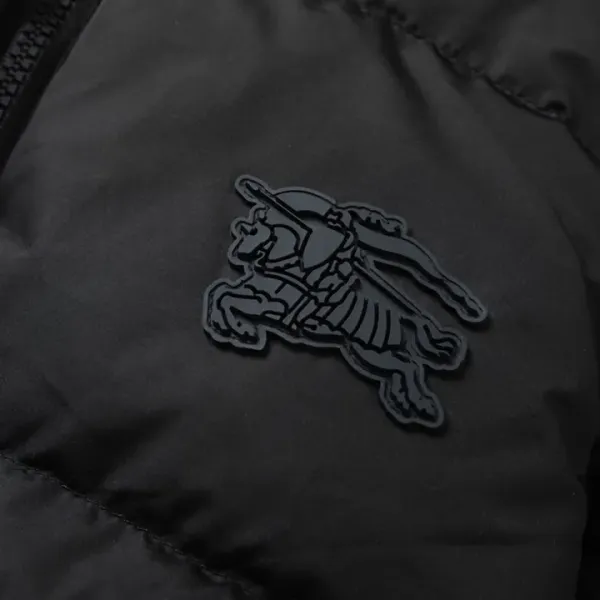 【BURBERRY  公式旗艦店】バーバリー   ダウンジャケット ご好評に付き再入荷！241226