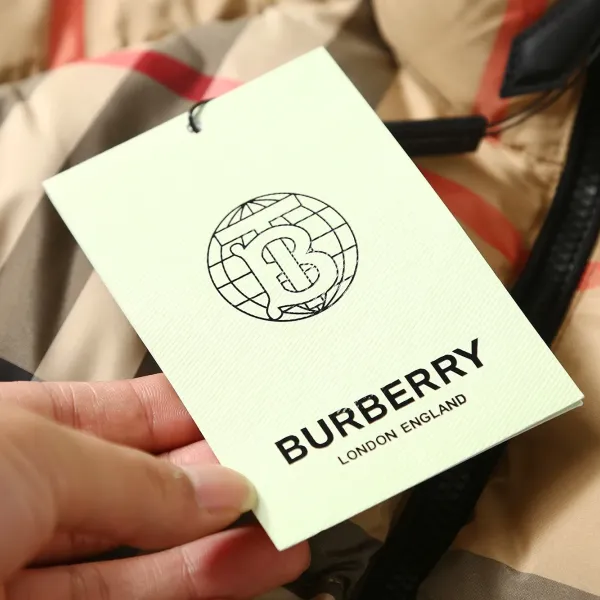 【BURBERRY  公式旗艦店】バーバリー  ダウンジャケット ご好評に付き再入荷！241226