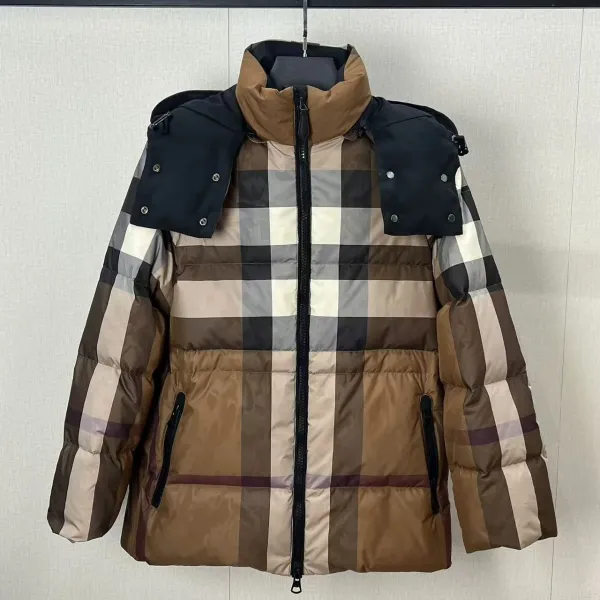 【BURBERRY  公式旗艦店】バーバリー  ダウンジャケット ご好評に付き再入荷！241226
