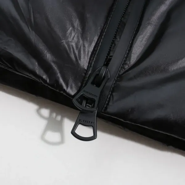 【BURBERRY  公式旗艦店】バーバリー   ダウンジャケット ご好評に付き再入荷！241102