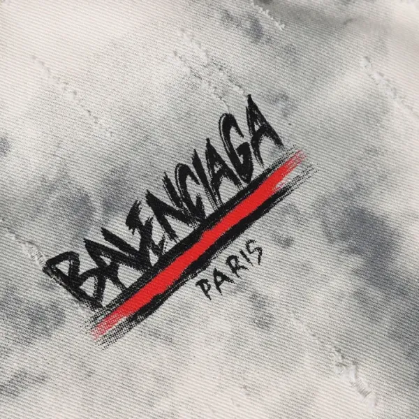 【BALENCIAGA   公式旗艦店】バレンシアガ   ダウンジャケット ご好評に付き再入荷！ 241214