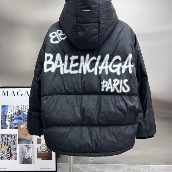 【BALENCIAGA   公式旗艦店】バレンシアガ   ダウンジャケット ご好評に付き再入荷！  241205