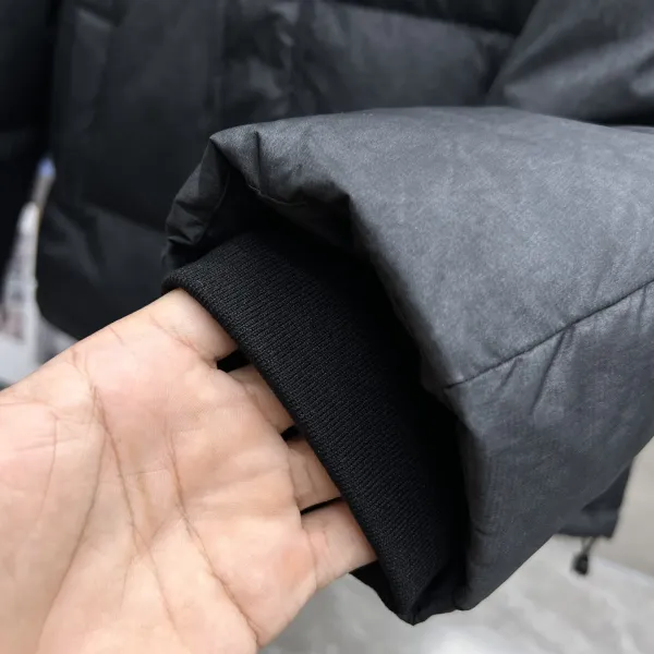 【BALENCIAGA   公式旗艦店】バレンシアガ   ダウンジャケット ご好評に付き再入荷！  241205