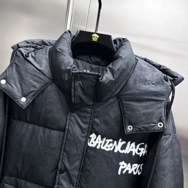 【BALENCIAGA   公式旗艦店】バレンシアガ   ダウンジャケット ご好評に付き再入荷！  241205