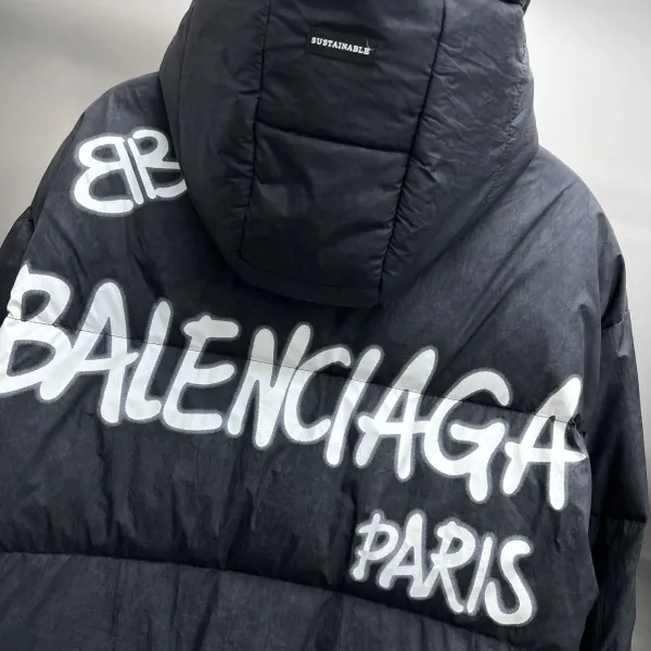 【BALENCIAGA   公式旗艦店】バレンシアガ   ダウンジャケット ご好評に付き再入荷！  241205