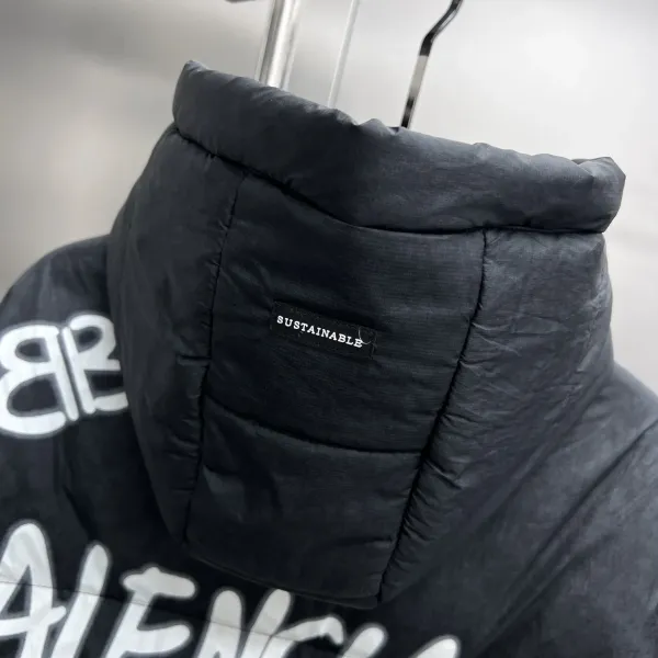 【BALENCIAGA   公式旗艦店】バレンシアガ   ダウンジャケット ご好評に付き再入荷！  241205
