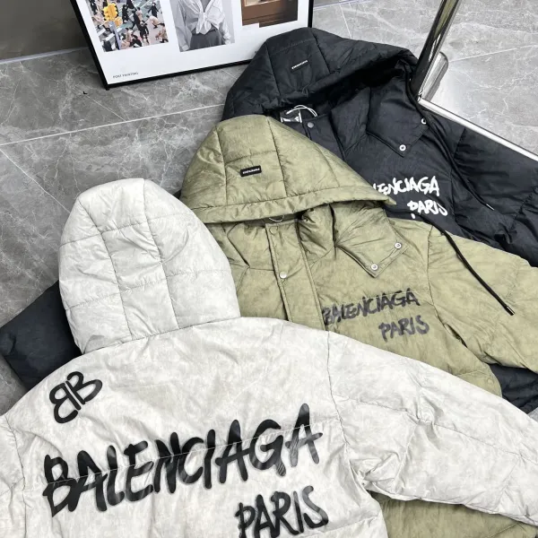【BALENCIAGA   公式旗艦店】バレンシアガ   ダウンジャケット ご好評に付き再入荷！  241205
