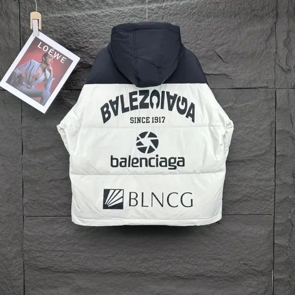 【BALENCIAGA   公式旗艦店】バレンシアガ   ダウンジャケット ご好評に付き再入荷！  241205