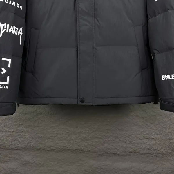 【BALENCIAGA   公式旗艦店】バレンシアガ   ダウンジャケット ご好評に付き再入荷！  241205