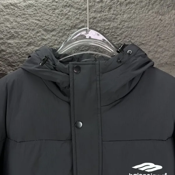 【BALENCIAGA   公式旗艦店】バレンシアガ   ダウンジャケット ご好評に付き再入荷！  241205