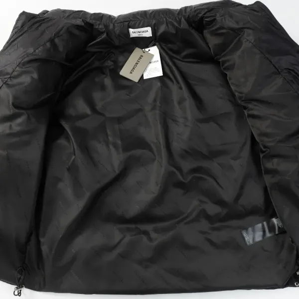【BALENCIAGA  公式旗艦店】バレンシアガ    ダウンジャケット ご好評に付き再入荷！241024