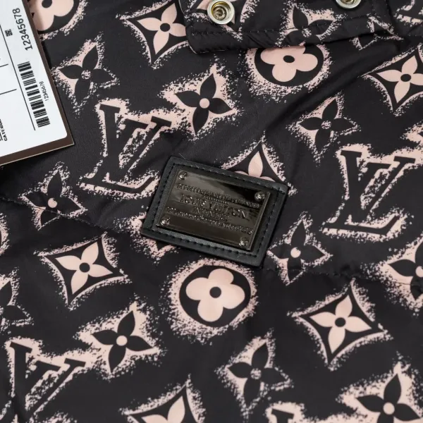 LV 【LOUIS VUITTON 公式旗艦店】ルイヴィトン ダウンジャケット ご好評に付き再入荷！240927