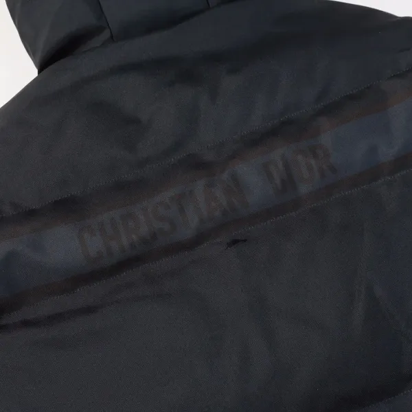 【DIOR  公式旗艦店】ディオール  ダウンジャケット ご好評に付き再入荷！241022