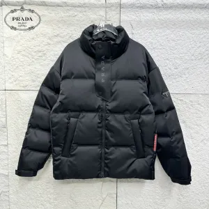 【PRADA  公式旗艦店】プラダ  ダウンジャケット好評に付き再入荷！241227
