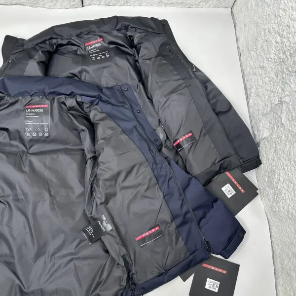【PRADA  公式旗艦店】プラダ  ダウンジャケット好評に付き再入荷！241227