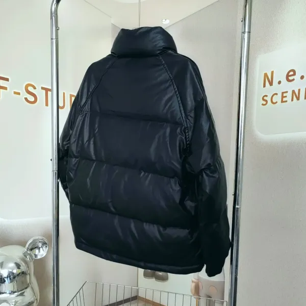 【PRADA  公式旗艦店】プラダ  ダウンジャケット好評に付き再入荷！241227