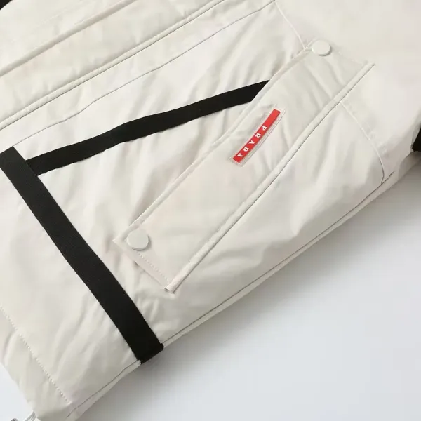 【PRADA  公式旗艦店】プラダ  ダウンジャケット 好評に付き再入荷！ 241102
